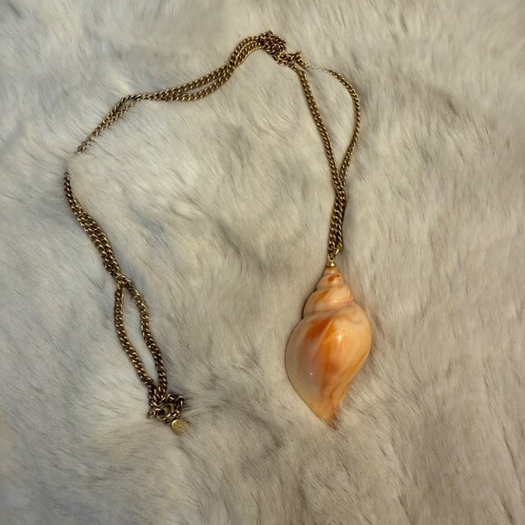 Vintage 70's Avon Sea Swirl Faux Shell Pendant Necklace & Earrings Set - Picture 4 of 7